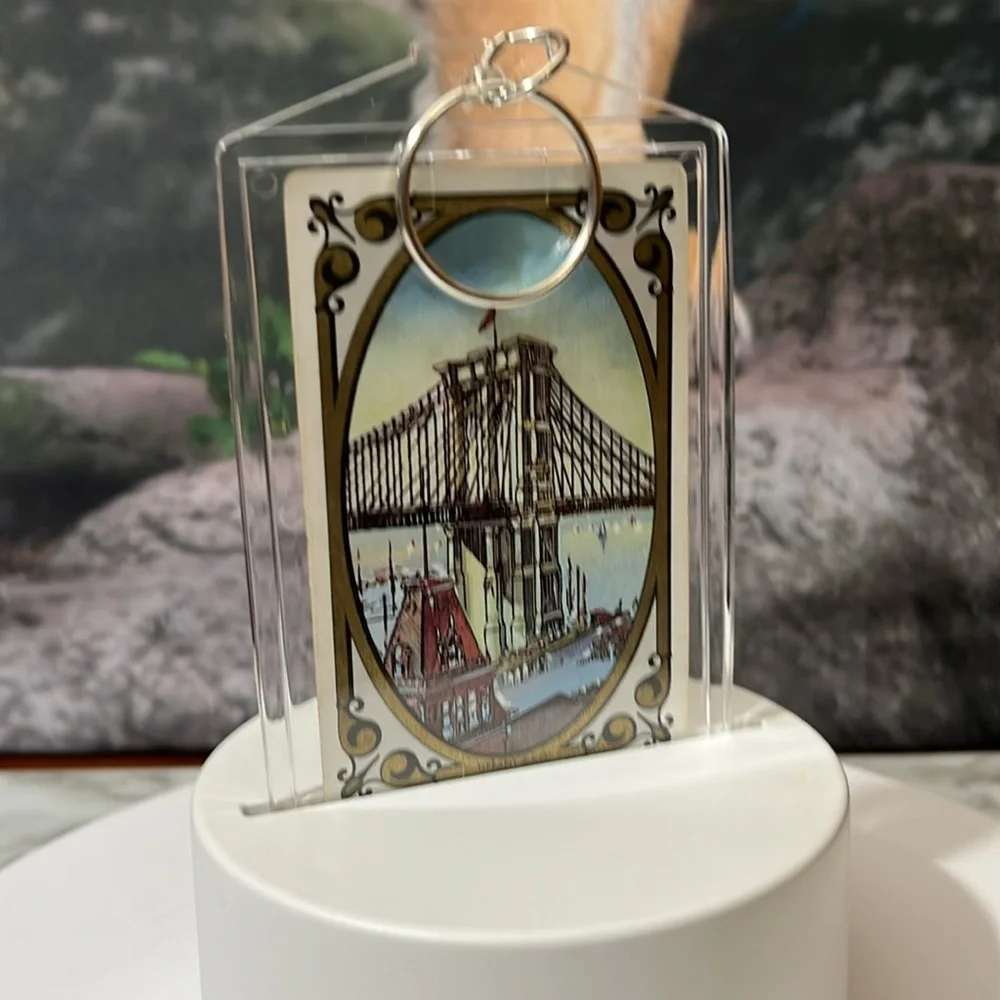 TIFFANY & COMPANY BROOKLYN BRIDGE 80s PLAYING CARD W/KEYCHAIN ACE OF CLUBS . - Picture 3 of 3